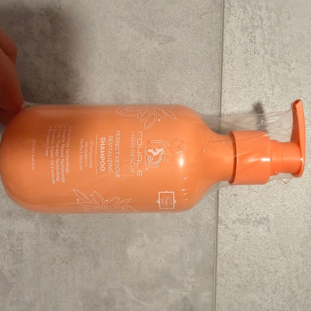 Royal Hair Rescue Revitalizing Shampoo